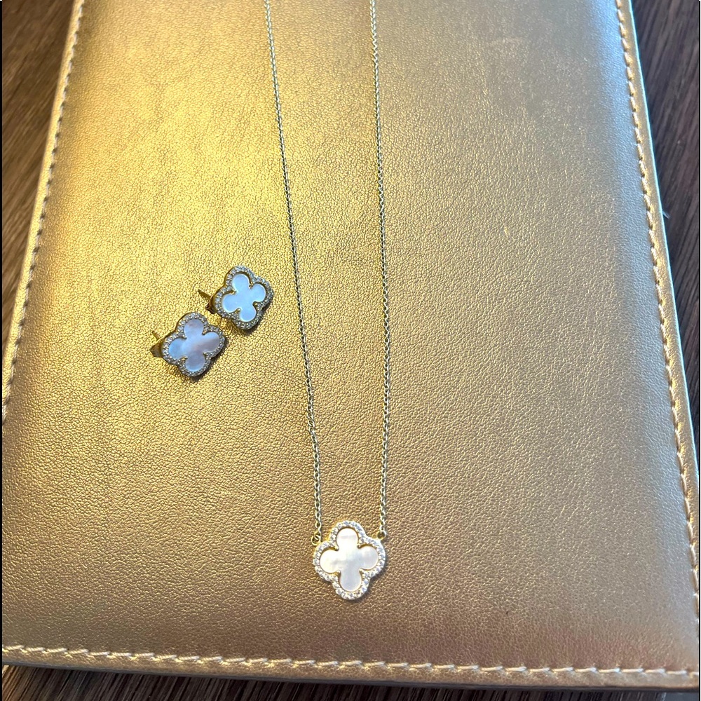 Mother of Pearl Clover Design Pendant & Earrings